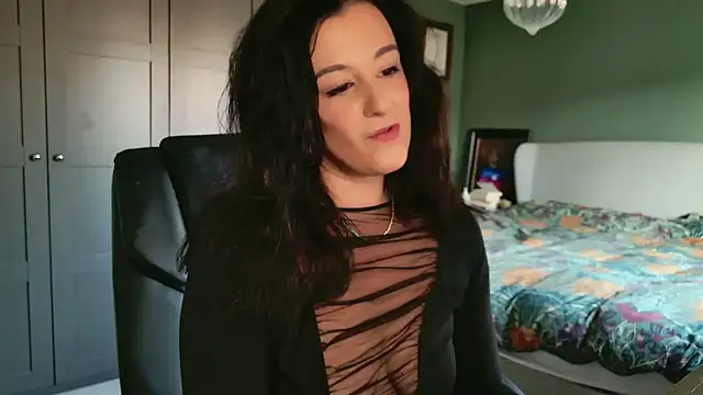 flatwhite0 online show from November 3, 2025, 11:03 am