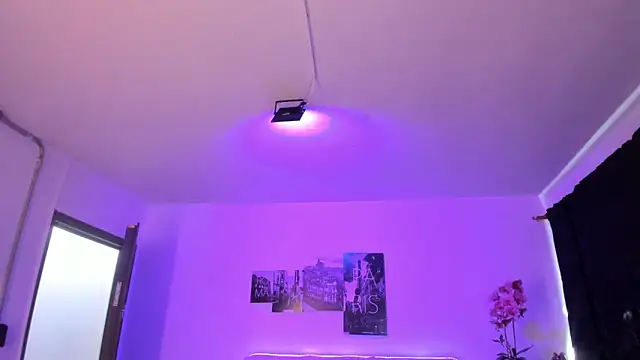 Amy Kiitty  online show from December 19, 2025, 12:51 pm