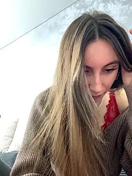 viviandaimond1 online show from November 15, 2025, 3:27 pm