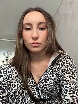 Snapshot of viviandaimond1 chatting on October 2, 2025, 10:51 am viviandaimond1 online show from October 2, 2025, 10:51 am