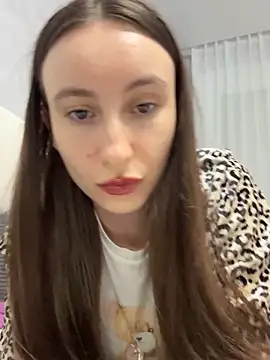 Snapshot of viviandaimond1 chatting on October 6, 2025, 5:35 pm viviandaimond1 online show from October 6, 2025, 5:35 pm