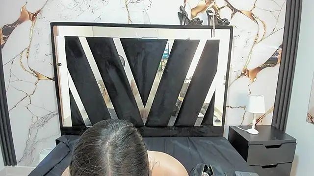 Snapshot of KarinaSimonz chatting on October 5, 2025, 1:46 pm KarinaSimonz online show from October 5, 2025, 1:46 pm