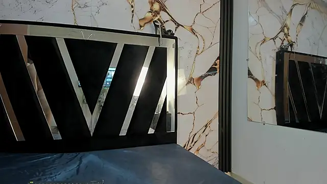 Snapshot of KarinaSimonz chatting on October 17, 2025, 7:37 pm KarinaSimonz online show from October 17, 2025, 7:37 pm