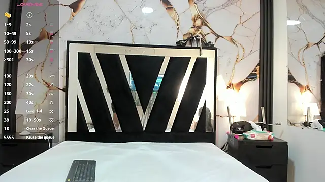 Snapshot of KarinaSimonz chatting on September 26, 2025, 7:54 pm KarinaSimonz online show from September 26, 2025, 7:54 pm