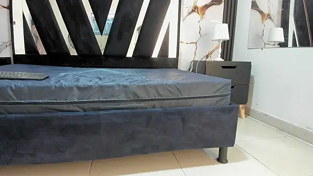 Snapshot of KarinaSimonz chatting on October 9, 2025, 7:14 pm KarinaSimonz online show from October 9, 2025, 7:14 pm