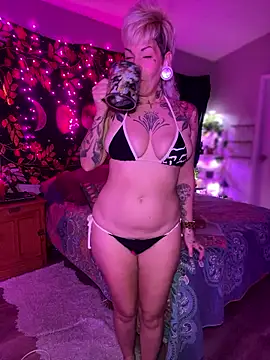 GoldieBakeman online show from December 4, 2025, 5:45 pm