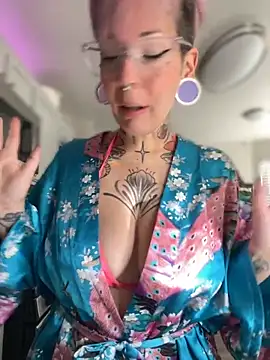 GoldieBakeman online show from October 25, 2025, 4:51 pm