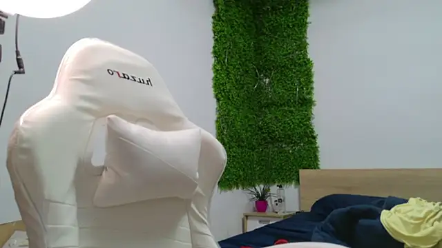 Snapshot of Lorennameliyy chatting on March 22, 2025, 8:04 pm Lorennameliyy online show from March 22, 2025, 8:04 pm