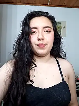 Emi chik online show from December 14, 2025, 9:26 am