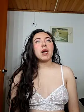 Snapshot of Emi_chik chatting on February 28, 2026, 10:37 am Emi chik online show from February 28, 2026, 10:37 am