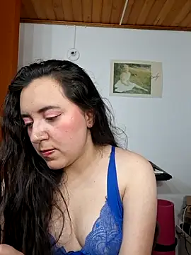 Emi chik online show from June 19, 2026, 5:46 am