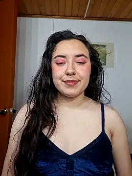 Snapshot of Emi_chik chatting on March 3, 2026, 11:28 am Emi chik online show from March 3, 2026, 11:28 am