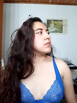 Snapshot of Emi_chik chatting on September 21, 2025, 10:53 am Emi chik online show from September 21, 2025, 10:53 am