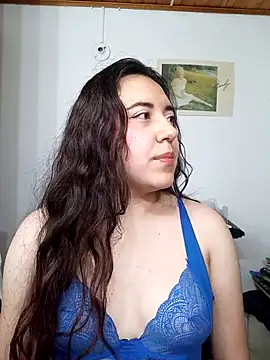 Snapshot of Emi_chik chatting on September 27, 2025, 11:16 am Emi chik online show from September 27, 2025, 11:16 am