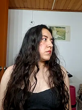 Emi chik online show from May 1, 2026, 4:39 am