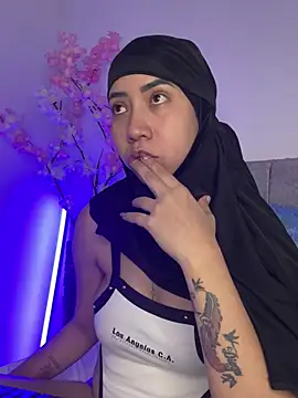 Sweet hot mia online show from May 12, 2026, 1:28 pm