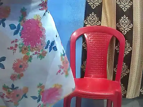 Snapshot of naina-80 chatting on October 15, 2025, 4:37 pm naina-80 online show from October 15, 2025, 4:37 pm