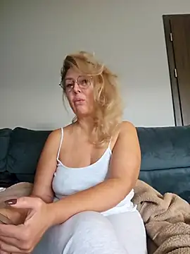 MariaRichi  online show from December 1, 2025, 7:42 am