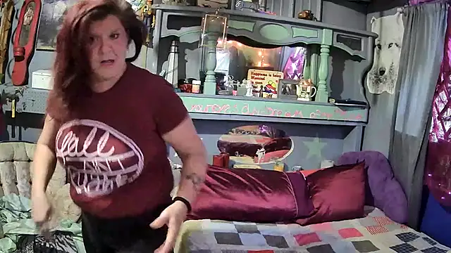 Snapshot of Fantasymaid80 chatting on October 28, 2025, 9:14 pm Fantasymaid80 online show from October 28, 2025, 9:14 pm