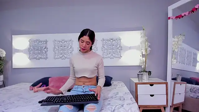 adelaa 11 online show from March 5, 2025, 12:33 pm