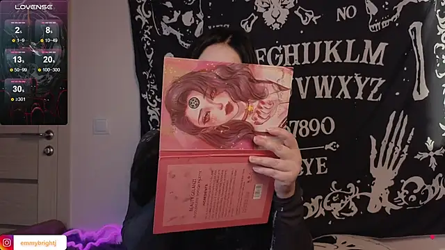 Snapshot of Emmybrightj_ chatting on October 11, 2025, 2:01 am Emmybrightj  online show from October 11, 2025, 2:01 am