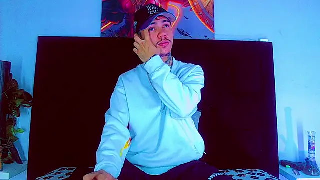 HannibalLester online show from November 18, 2025, 4:38 am