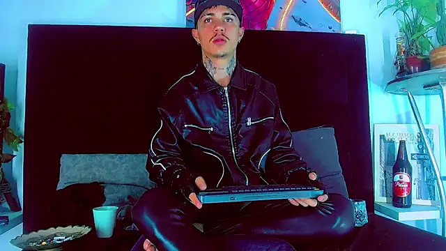 HannibalLester online show from November 30, 2025, 4:19 pm