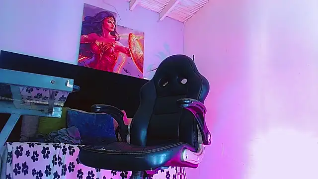 HannibalLester online show from November 25, 2025, 4:46 am