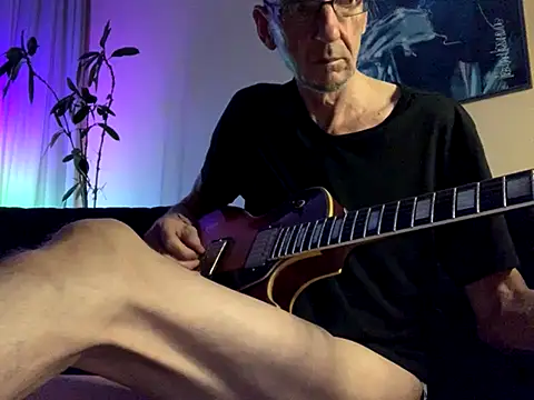 Snapshot of Bula94193 chatting on October 17, 2025, 7:59 pm Bula94193 online show from October 17, 2025, 7:59 pm