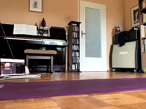 Snapshot of Bula94193 chatting on October 26, 2025, 9:53 am Bula94193 online show from October 26, 2025, 9:53 am