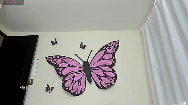 sweet amalia4 online show from November 4, 2025, 6:11 pm