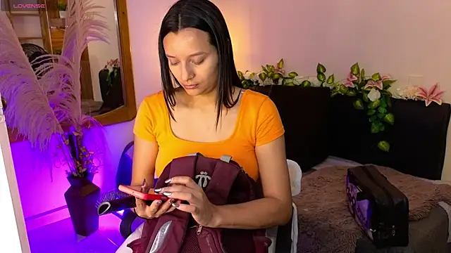 Hannah williams1 online show from December 3, 2025, 8:52 pm