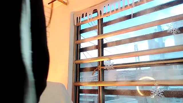 NYX1126 online show from December 4, 2025, 1:32 pm