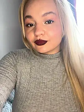 Naiara Sex  online show from April 23, 2026, 8:32 pm