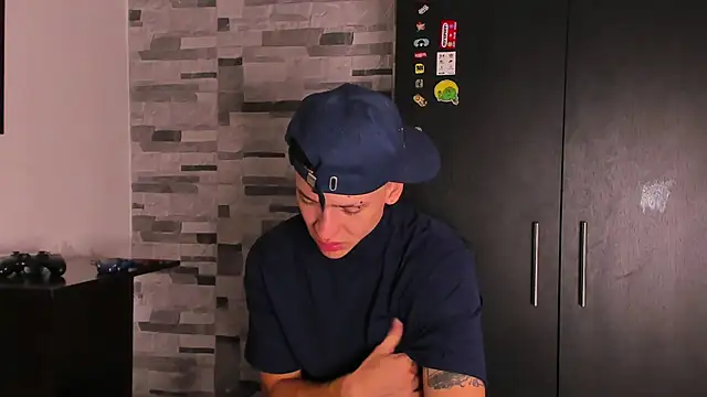 Snapshot of Dimitri_higth420 chatting on October 5, 2025, 5:25 pm Dimitri higth420 online show from October 5, 2025, 5:25 pm