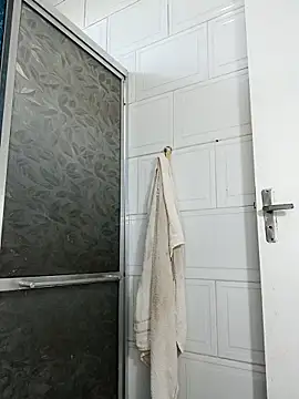 Snapshot of annybarros21 chatting on October 6, 2025, 12:39 pm annybarros21 online show from October 6, 2025, 12:39 pm