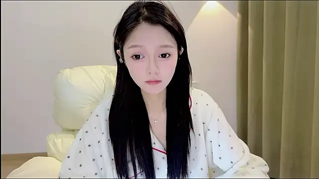 xiaodaibabyy online show from November 10, 2025, 8:19 am