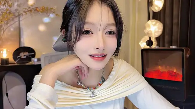 xiaodaibabyy online show from December 30, 2024, 3:23 pm