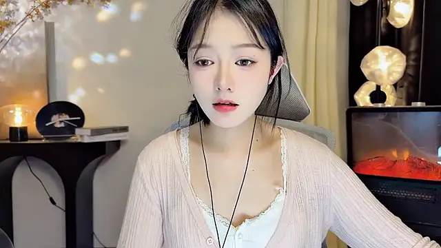 xiaodaibabyy online show from February 10, 2025, 4:25 pm