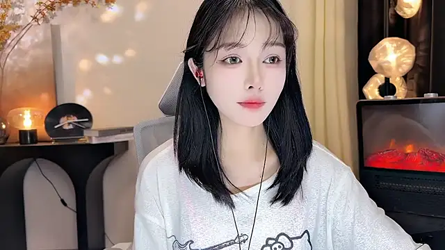 xiaodaibabyy online show from February 11, 2025, 1:51 pm