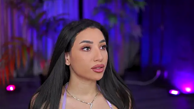 Snapshot of GinaValentinna chatting on October 2, 2025, 7:06 pm GinaValentinna online show from October 2, 2025, 7:06 pm