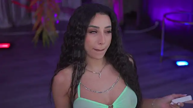 Snapshot of GinaValentinna chatting on September 24, 2025, 6:58 pm GinaValentinna online show from September 24, 2025, 6:58 pm