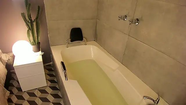 Caroline dh online show from March 13, 2026, 11:48 am