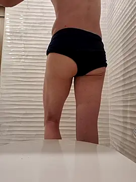 Snapshot of nyraminyon chatting on September 25, 2025, 9:15 am nyraminyon online show from September 25, 2025, 9:15 am