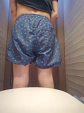 Snapshot of nyraminyon chatting on September 23, 2025, 12:12 pm nyraminyon online show from September 23, 2025, 12:12 pm