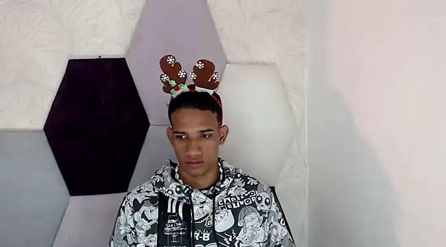 Snapshot of AbrahanBratz chatting on December 14, 2024, 11:50 am AbrahanBratz online show from December 14, 2024, 11:50 am