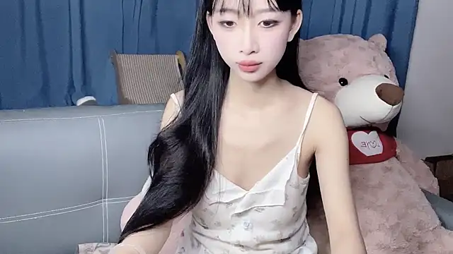 Lili-2 online show from October 15, 2025, 2:36 pm