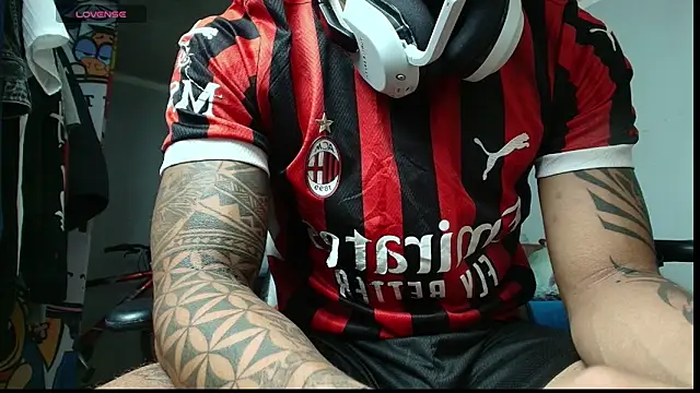 Nickhot0609 online show from November 14, 2025, 3:10 am