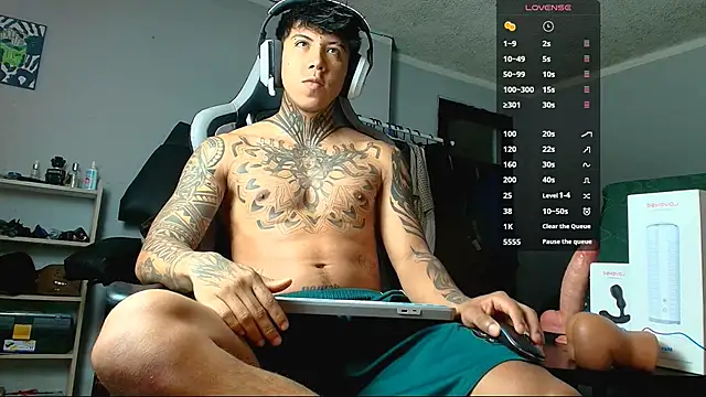 Nickhot0609 online show from September 24, 2025, 6:47 pm