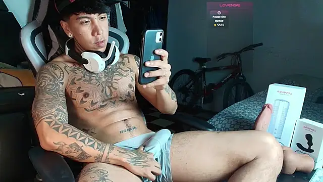 Nickhot0609 online show from October 11, 2025, 4:46 am